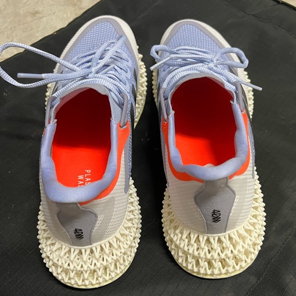 4DFWD 2 RUNNING SHOES | brand new. Wore around the house a few times. - Picture 3 of 5